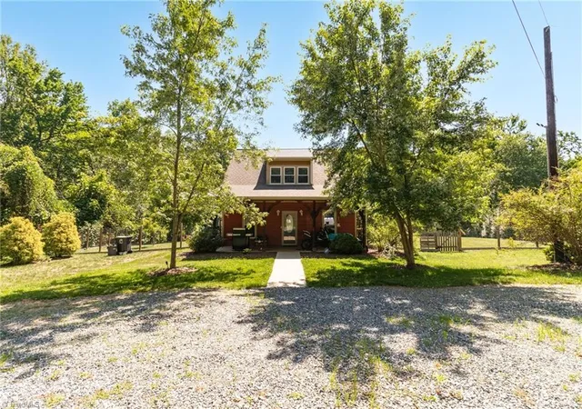 Photo 2 of Single family home for sale at 2108 Glenside Dr, Greensboro, NC 27405 | MLS# 1230699 | Listing updated on 2026-10-04