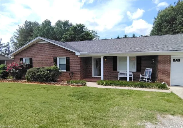 3rd image of 159 Cedar Knoll Dr, Mount Airy, NC 27030 | MLS# 1219238