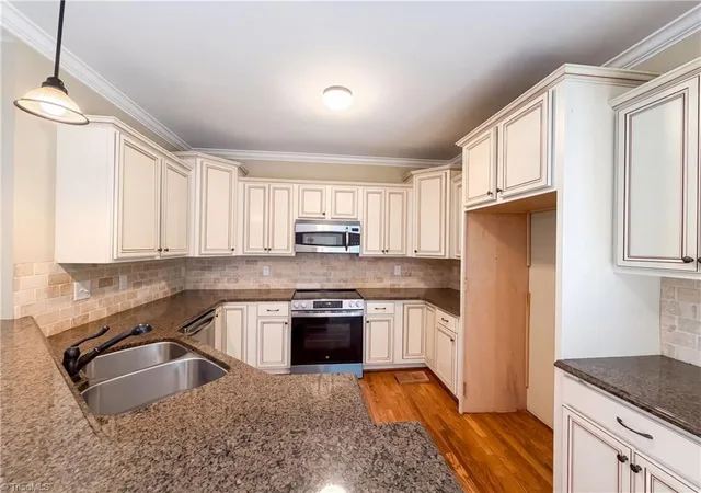 2nd image of 5474 Alamo Dr, Winston Salem, NC 27104 | MLS# 1231130
