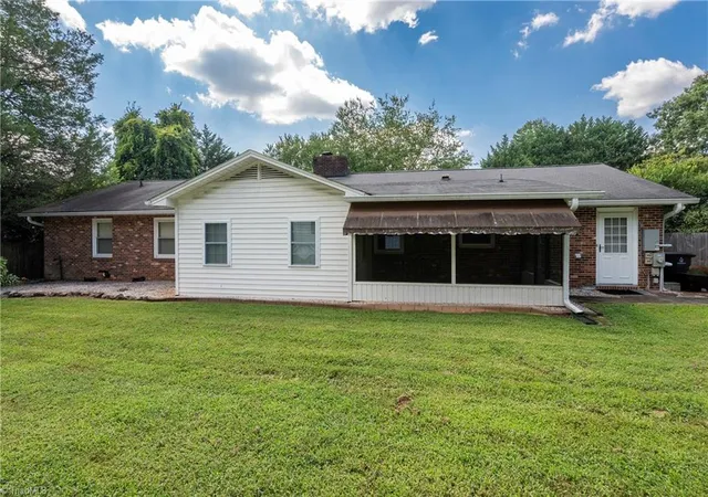 Photo 4 of Sale Pending at 191 Monroe St, Winston Salem, NC 27104 | MLS# 1231737 | Listing updated on 2026-09-16