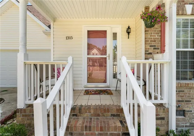 Photo 2 of Single family home for sale at 1315 Camden Pl Ct, Winston Salem, NC 27103 | MLS# 1229194 | Listing updated on 2026-09-22