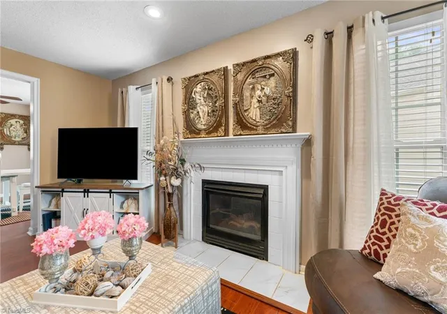 Photo 4 of Single family home for sale at 1315 Camden Pl Ct, Winston Salem, NC 27103 | MLS# 1229194 | Listing updated on 2026-09-22