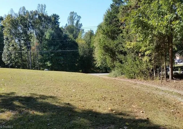 Photo 4 of Single family home for sale at 652 Johnson Ridge Rd, Elkin, NC 28621 | MLS# 1049648 | Listing updated on 2026-07-07