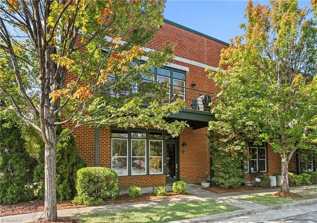 Photo 1 of Single family home for sale at 460 Arlington St, Greensboro, NC 27406 | MLS# 1233612 | Listing updated on 2026-09-15