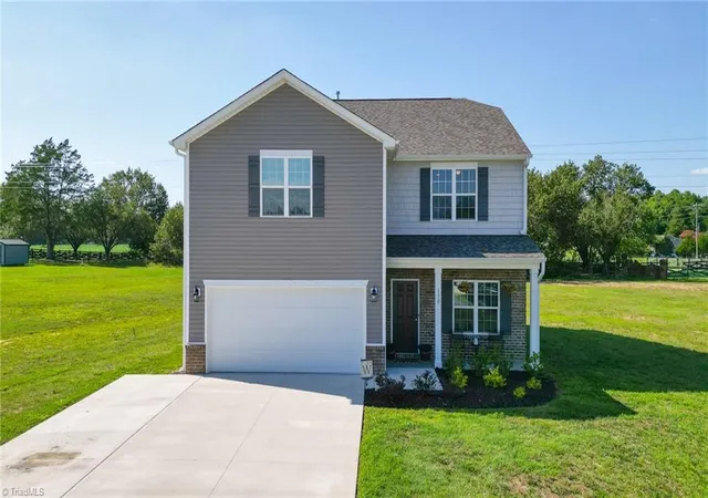 Photo 1 of Sale Pending at 130 Altavista Dr, Clemmons, NC 27012 | MLS# 1228035 | Listing updated on 2026-08-18
