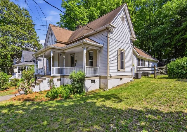 Photo 2 of Single family home for sale at 112 Gloria Ave, Winston Salem, NC 27127 | MLS# 1226318 | Listing updated on 2026-09-24