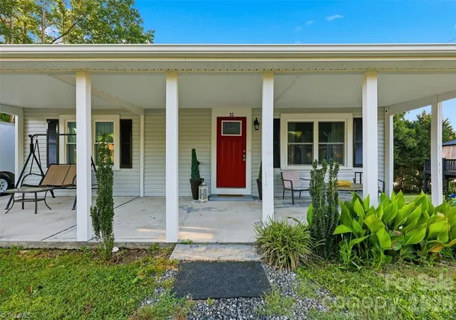 Homes for sale in Granite Falls, NC | 32 W Highland Ave, Granite Falls, NC 28630 | MLS# 1225574
