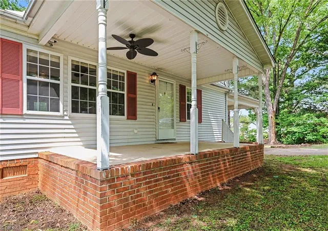 Homes for sale in Denton, NC | 194 W 3Rd St, Denton, NC 27239 | MLS# 1222063