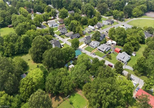 3rd image of 503 Reid St, Thomasville, NC 27360 | MLS# 1228365