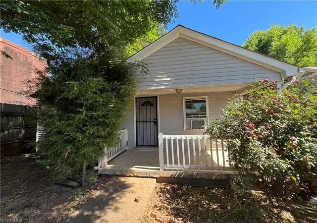 1st image of 911 17th St, Winston Salem, NC 27105 | MLS# 1224564