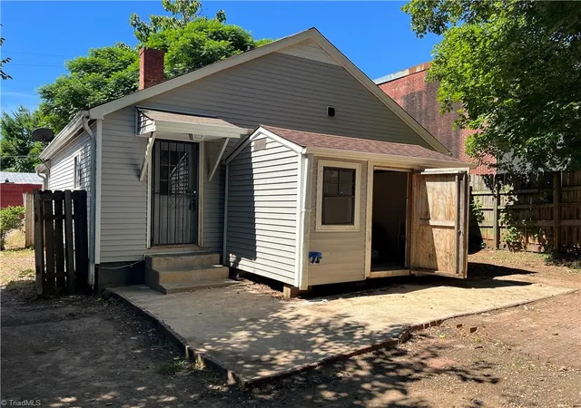 2nd image of 911 17th St, Winston Salem, NC 27105 | MLS# 1224564