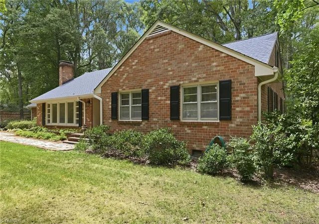 Photo 3 of Single family home for sale at 1501 Westridge Rd, Greensboro, NC 27410 | MLS# 1228626 | Listing updated on 2026-09-22