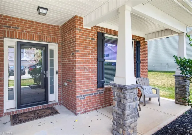 4th image of 1837 Ridge Creek Dr, Kernersville, NC 27284 | MLS# 1226022