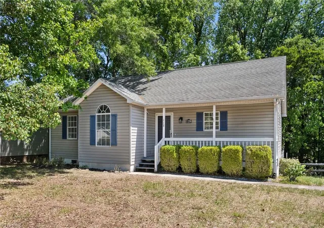 Photo 3 of Sale Pending at 118 Hidden Hills Dr, Thomasville, NC 27360 | MLS# 1217804 | Listing updated on 2026-09-16