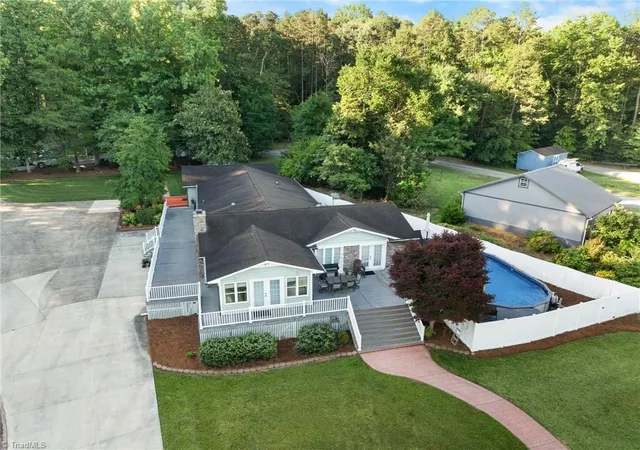 Photo 3 of Single family home for sale at 851 Holloway Church Rd, Lexington, NC 27292 | MLS# 1224648 | Listing updated on 2026-08-04