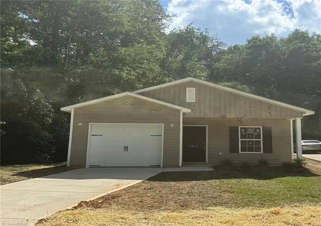 Photo 1 of Single family home for sale at 2912 Bainbridge Dr, Winston Salem, NC 27105 | MLS# 1223791 | Listing updated on 2026-08-18