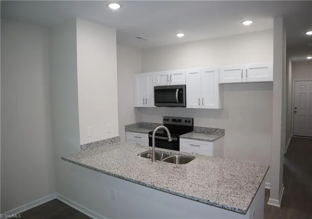 Photo 3 of Single family home for sale at 2912 Bainbridge Dr, Winston Salem, NC 27105 | MLS# 1223791 | Listing updated on 2026-08-18