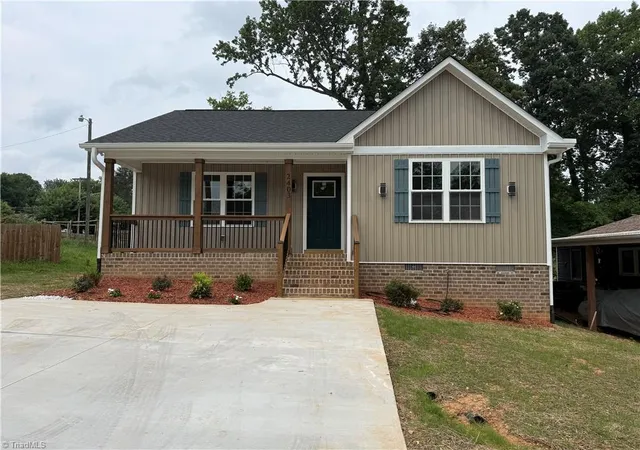 Photo 1 of Single family home for sale at 2403 Friends Ave, High Point, NC 27260 | MLS# 1229851 | Listing updated on 2026-08-23