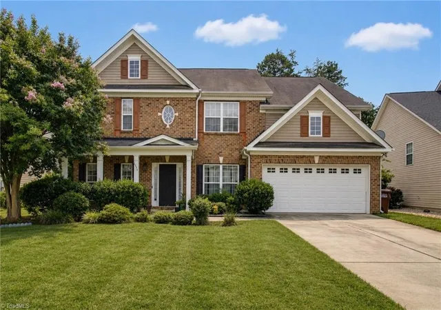 Photo 3 of Single family home for sale at 4034 Tellmont Ct, High Point, NC 27265 | MLS# 1229317 | Listing updated on 2026-08-30
