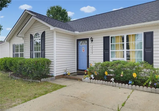 Photo 3 of Sale Pending at 2459 Shadow Valley Rd, High Point, NC 27265 | MLS# 1226915 | Listing updated on 2026-09-16