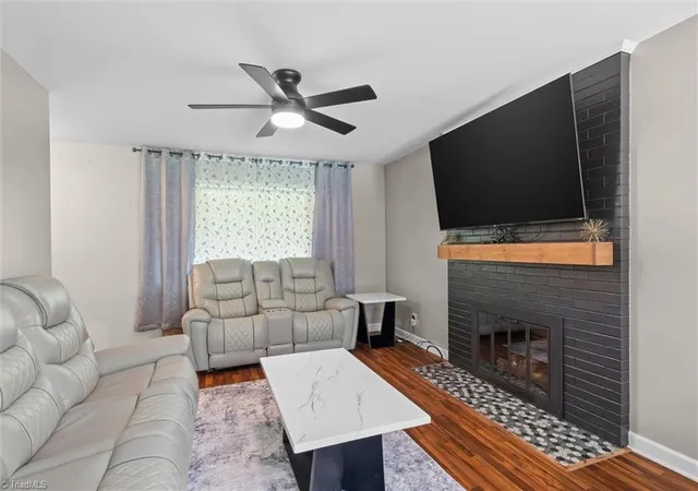 Photo 4 of Sale Pending at 521 Dogwood Cir, High Point, NC 27260 | MLS# 1233999 | Listing updated on 2026-09-24