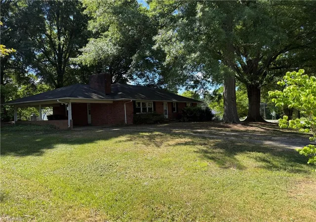 3rd image of 2975 Bellaire Cir, Walkertown, NC 27051 | MLS# 1219858