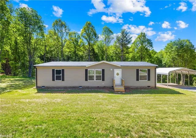 Homes for sale in Thurmond, NC | 251 Center Ln, Thurmond, NC 28683 | MLS# 1220268