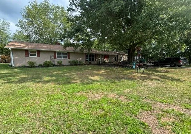 Photo 3 of Single family home for sale at 1192 N Main St, Kernersville, NC 27284 | MLS# 1230576 | Listing updated on 2026-09-16