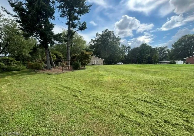 Photo 4 of Single family home for sale at 1192 N Main St, Kernersville, NC 27284 | MLS# 1230576 | Listing updated on 2026-09-16