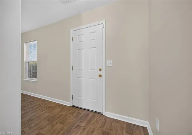 Photo 4 of Single family home for sale at 4047 Parkside Meadow Ct, Winston Salem, NC 27127 | MLS# 1228944 | Listing updated on 2026-10-09