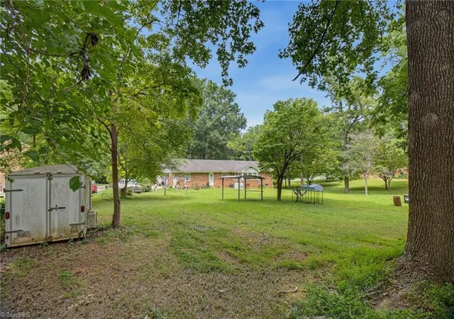 11th image of 212 Westdale Dr, High Point, NC 27265 | MLS# 1233041