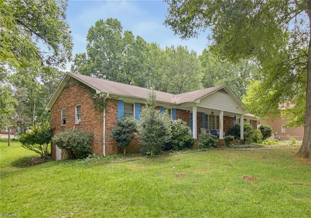 2nd image of 212 Westdale Dr, High Point, NC 27265 | MLS# 1233041