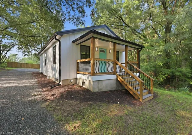 Photo 1 of Single family home for sale at 431 Dudley St, Burlington, NC 27217 | MLS# 1230971 | Listing updated on 2026-09-06