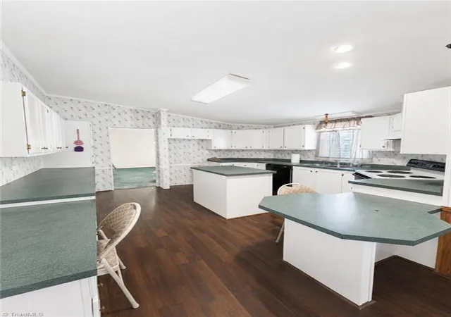 Photo 4 of Manufactured home for sale at 1214 Violet Ct, Burlington, NC 27217 | MLS# 1220309 | Listing updated on 2026-09-18