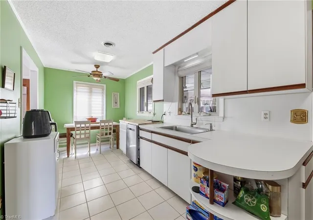 Photo 4 of Single family home for sale at 5265 Sweetwater Ct, Greensboro, NC 27407 | MLS# 1219251 | Listing updated on 2026-09-02