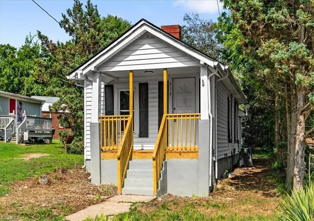 Photo 3 of Single family home for sale at 414 Lake St, Eden, NC 27288 | MLS# 1227690 | Listing updated on 2026-09-10