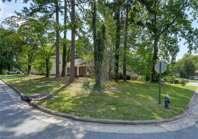 Photo 3 of Single family home for sale at 505 Leitzel Ave, Greensboro, NC 27406 | MLS# 1231526 | Listing updated on 2026-08-31