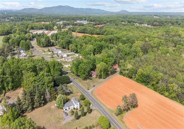 Photo 4 of Sale Pending at 340 Mountainview Rd, King, NC 27021 | MLS# 1217319 | Listing updated on 2026-09-15