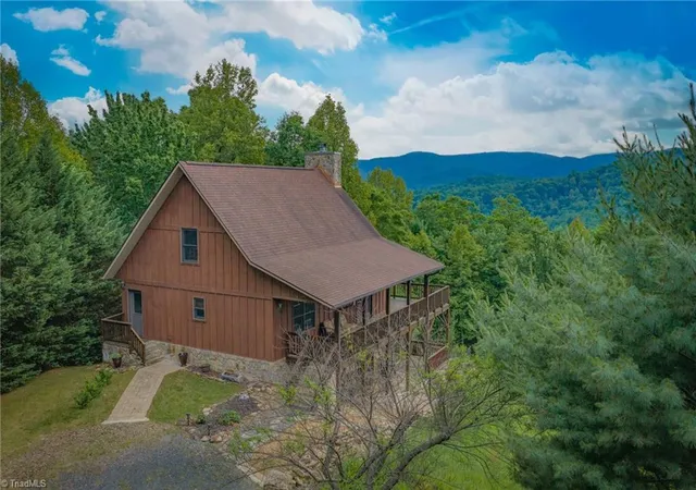 Photo 2 of Single family home for sale at 605 Valley View Dr, Purlear, NC 28665 | MLS# 1224528 | Listing updated on 2026-06-15
