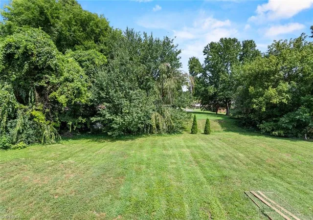 40th image of 229 Farmbrooke Ln, Winston Salem, NC 27127 | MLS# 1232983