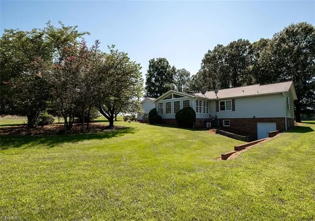 4th image of 173 Old Meadowbrook Ln, Elkin, NC 28621 | MLS# 1229864