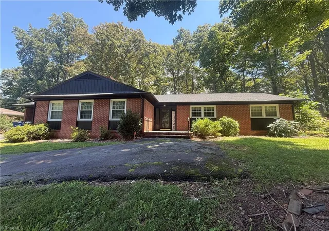 Photo 1 of Single family home for sale at 2651 Green Crst Dr, Winston Salem, NC 27106 | MLS# 1230528 | Listing updated on 2026-09-11