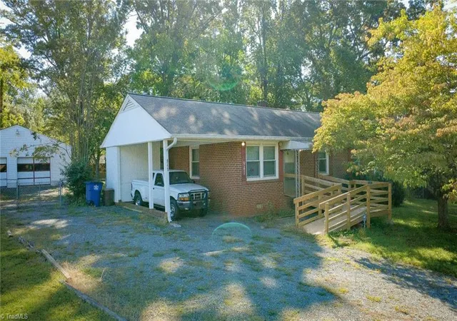 Photo 1 of Single family home for sale at 941 Brownwood Dr, Winston Salem, NC 27105 | MLS# 1237551 | Listing updated on 2026-10-20