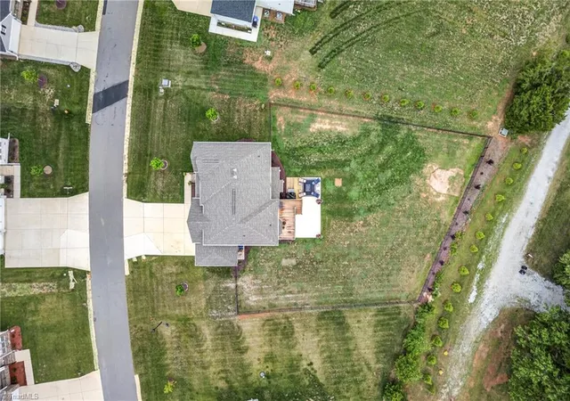 38th image of 1623 Lazy Fox Ln, Kernersville, NC 27284 | MLS# 1226197