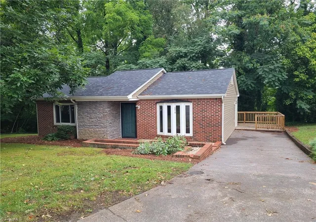 2nd image of 5516 Oak Summit Ct, Winston Salem, NC 27105 | MLS# 1227676