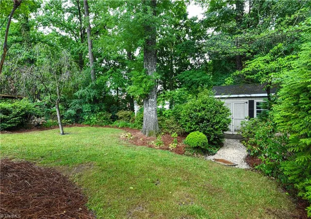 Homes for sale in Greensboro, NC | 1001 Pamlico Dr, Greensboro, NC 27408 | MLS# 1222028