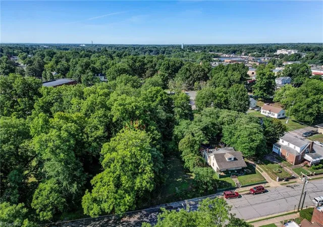 Photo 3 of Sale Pending at 207 Holderby St, Reidsville, NC 27320 | MLS# 1228571 | Listing updated on 2026-08-31