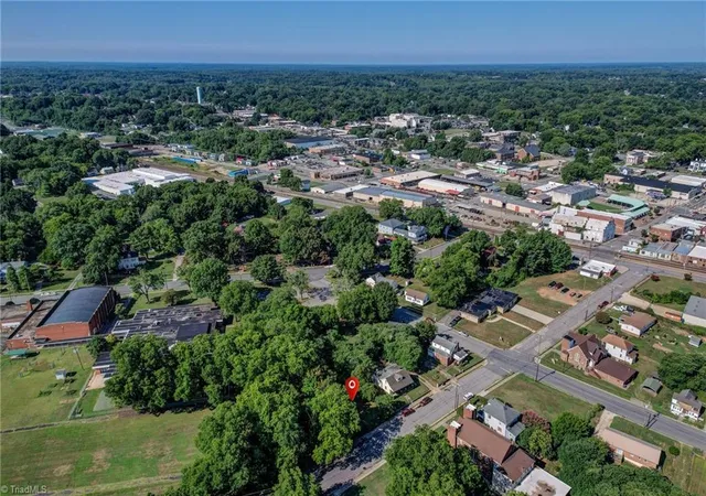 Photo 4 of Sale Pending at 207 Holderby St, Reidsville, NC 27320 | MLS# 1228571 | Listing updated on 2026-08-31