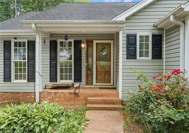 Homes for sale in King, NC | 1085 Woodbury Rd, King, NC 27021 | MLS# 1224675