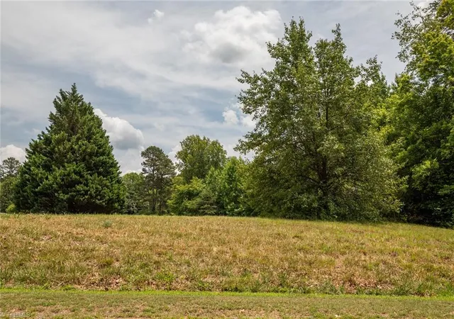 11th image of 6004 Green Valley Rd, Kernersville, NC 27284 | MLS# 1228036